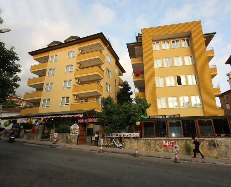 Rose Garden Apart Hotel