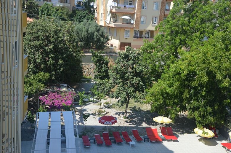 Rose Garden Apart Hotel
