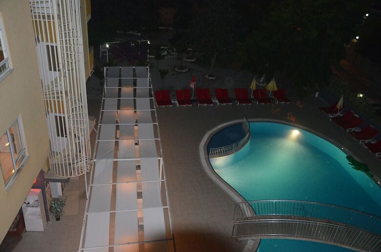 Rose Garden Apart Hotel