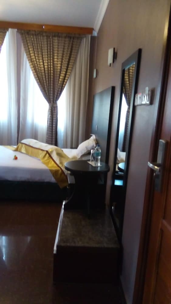 Apartamentos Lush Garden Hotel