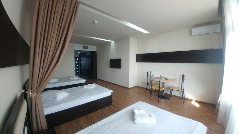 Hotel Cross Health Center