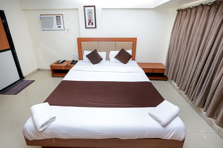 Hotel Lucky Goregaon