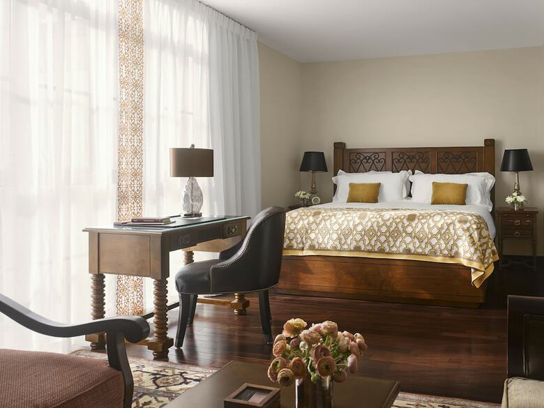 Hotel Plaza La Reina