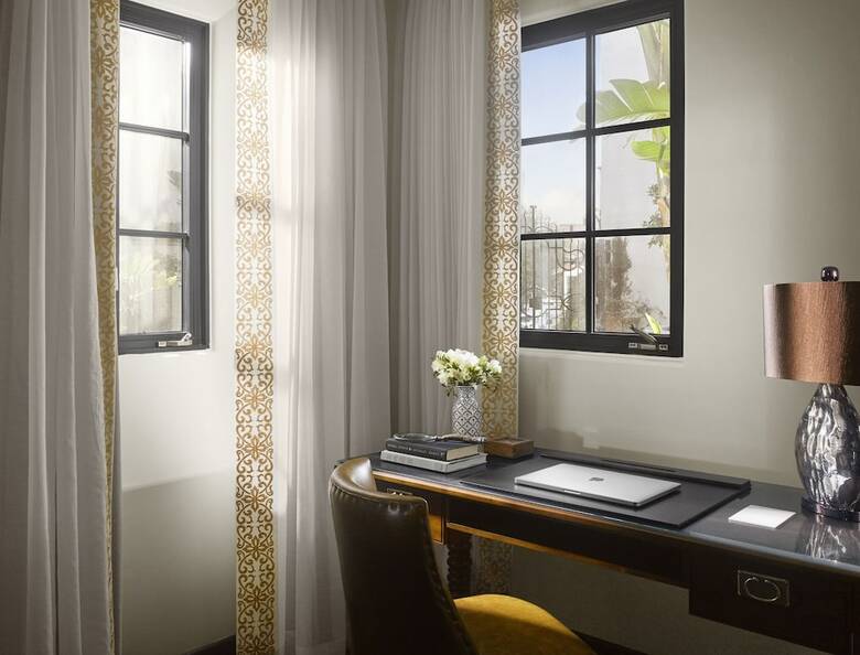 Hotel Plaza La Reina