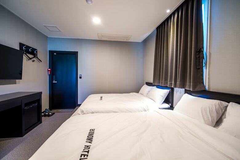 Ekonomy Hotel Sokcho