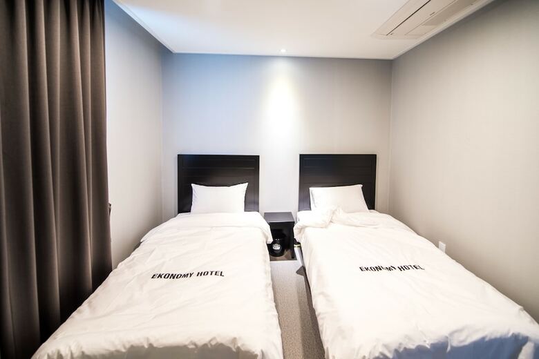 Ekonomy Hotel Sokcho