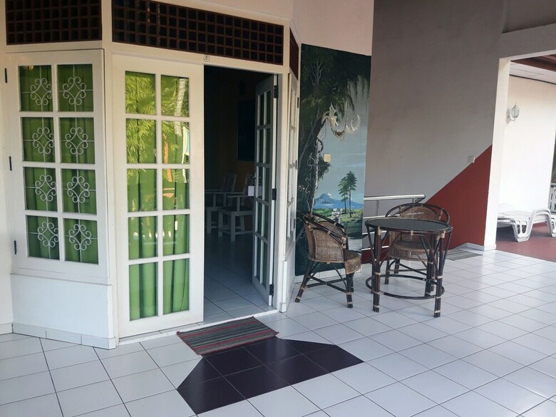 Oyo 354 Lagoon Garden Hotel