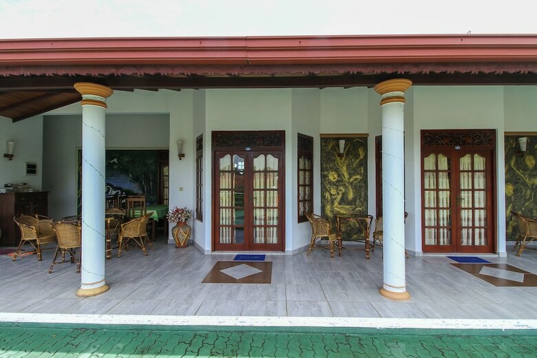 Oyo 354 Lagoon Garden Hotel