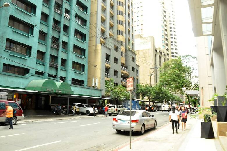 Hotel Csuites At Two Central Residences