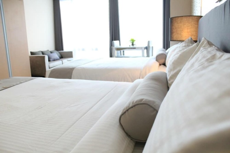 Hotel Csuites At Two Central Residences
