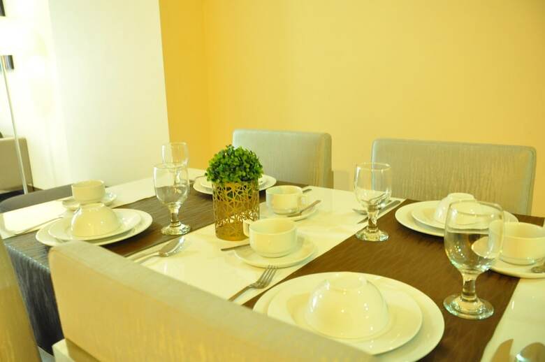 Hotel Csuites At Two Central Residences