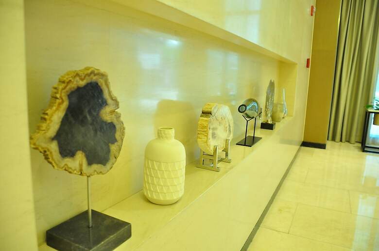 Hotel Csuites At Two Central Residences
