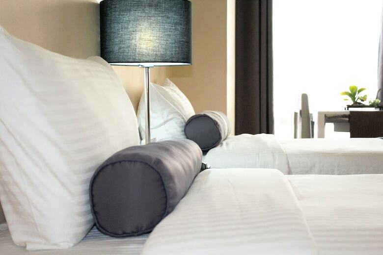 Hotel Csuites At Two Central Residences