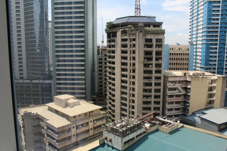 Hotel Csuites At Two Central Residences