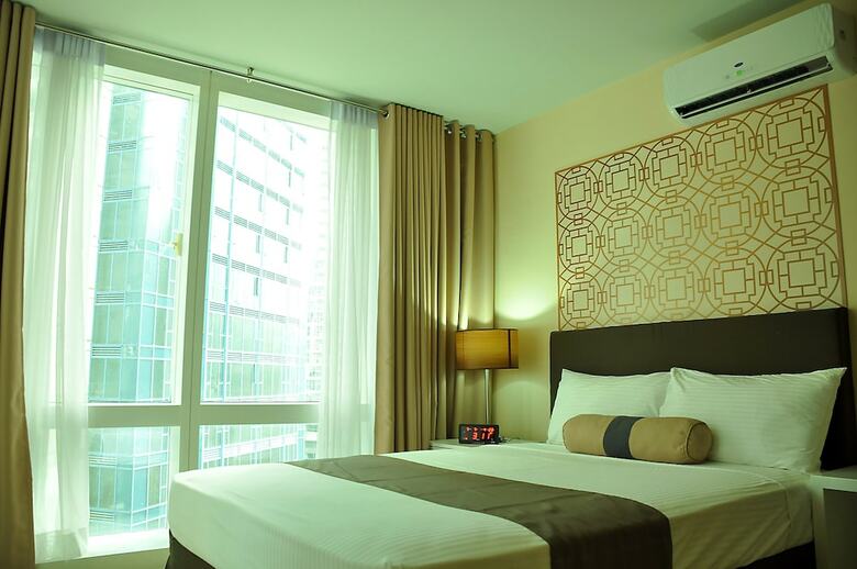 Hotel Csuites At Two Central Residences