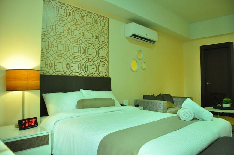 Hotel Csuites At Two Central Residences