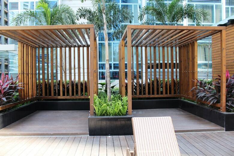 Hotel Csuites At Two Central Residences