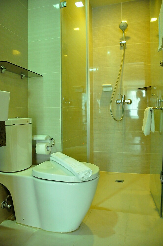 Hotel Csuites At Two Central Residences