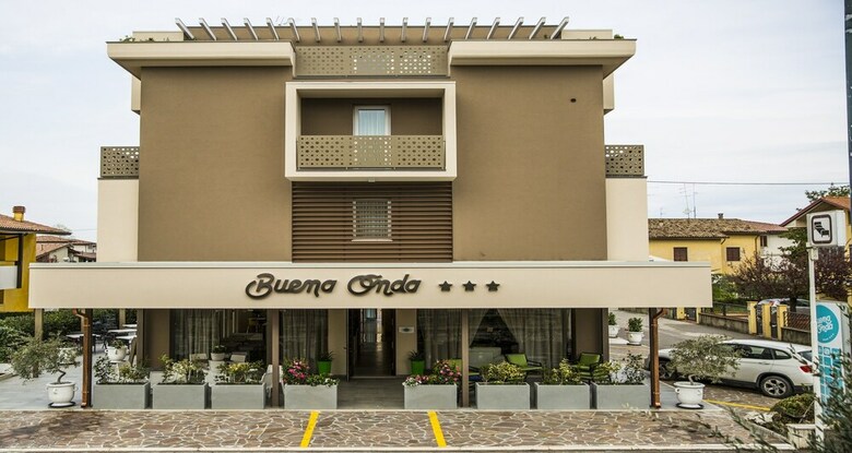 Hotel Buena Onda