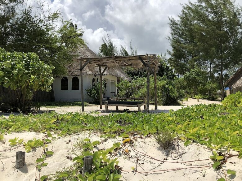 Hotel Blue Earth Beach Bungalows