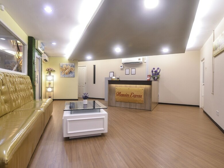 Oyo 1119 Memoire Express Hotel