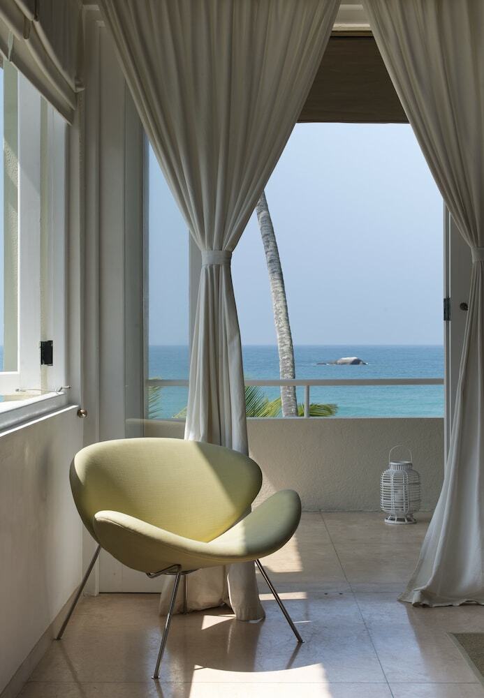 Hotel Sri Villas