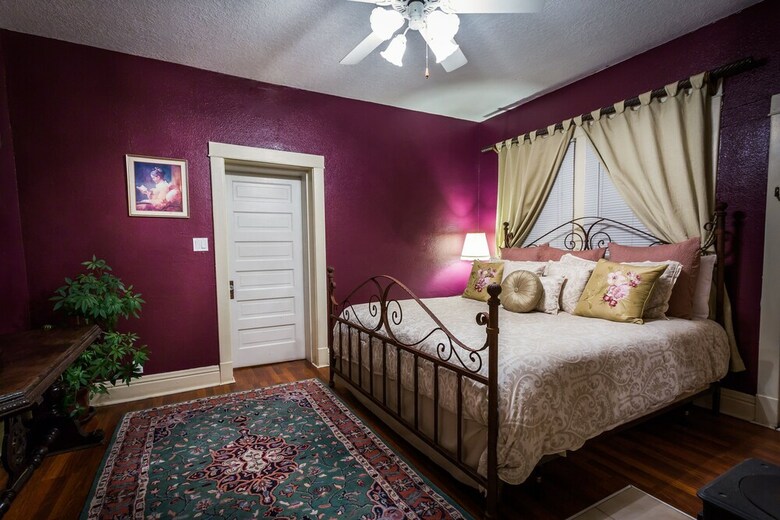 Downtown Historic Bed And Breakfast