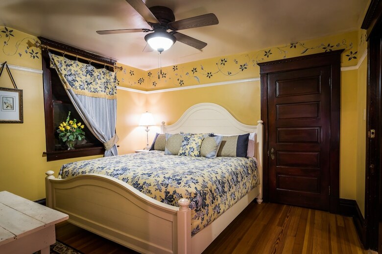 Downtown Historic Bed And Breakfast
