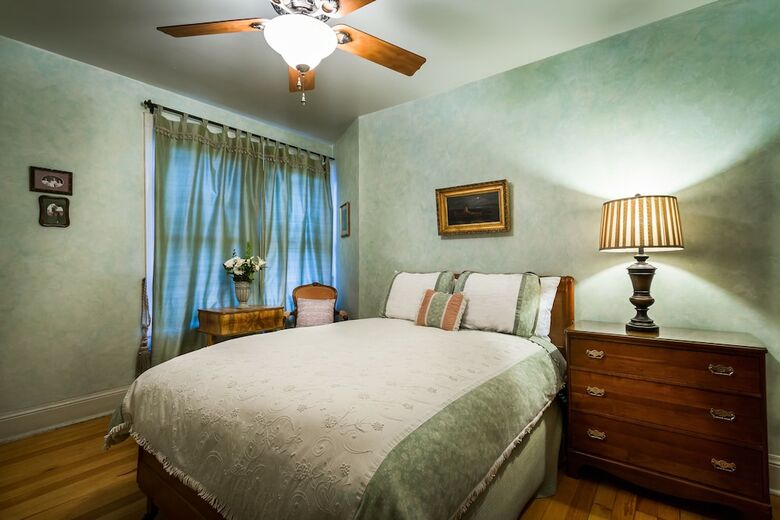 Downtown Historic Bed And Breakfast