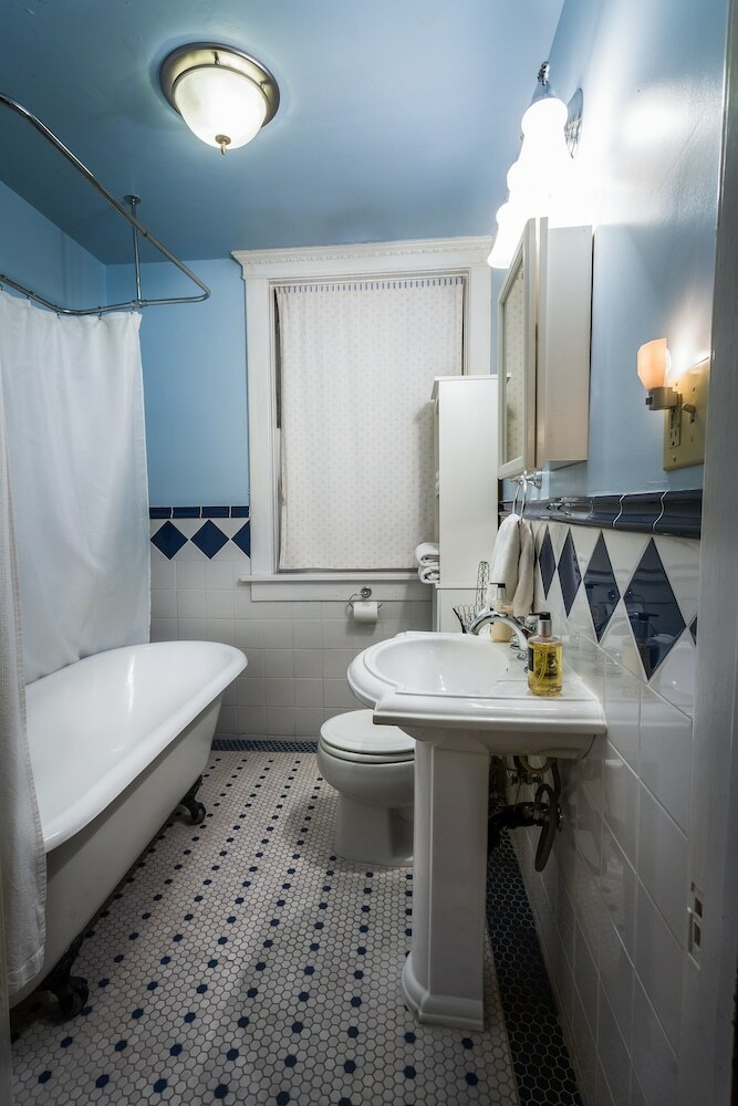 Downtown Historic Bed And Breakfast