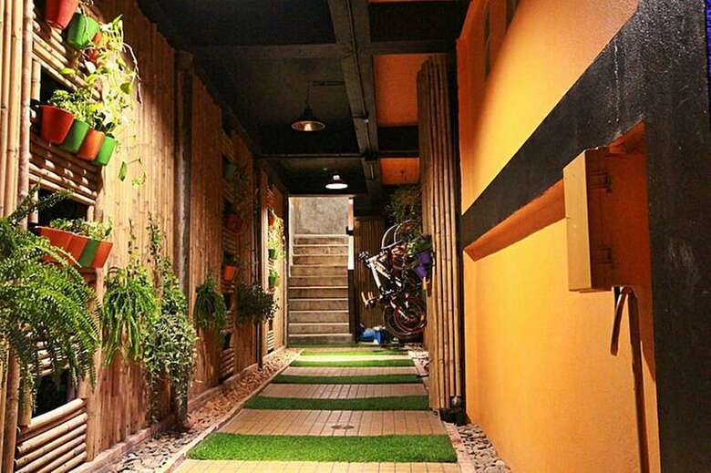 Hostal Baan Chalok Hostel