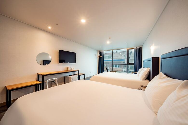 Sunrise Hotel Seopjikoji