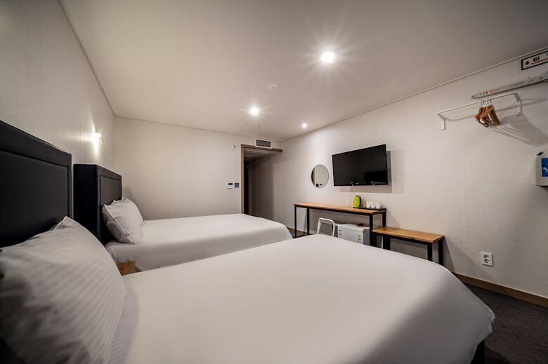 Sunrise Hotel Seopjikoji