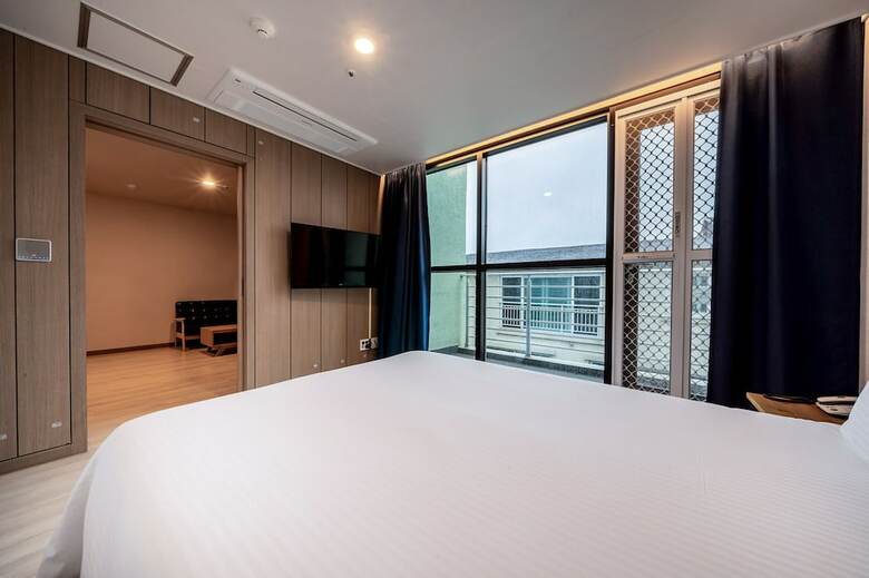 Sunrise Hotel Seopjikoji
