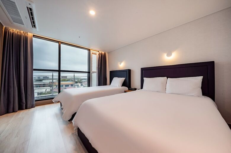 Sunrise Hotel Seopjikoji