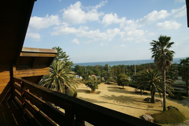 Pension Sunnyday Jeju