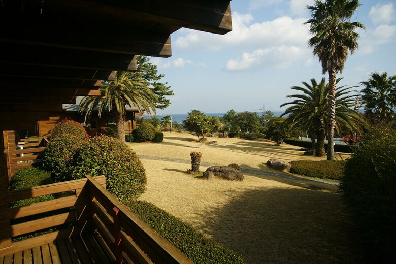 Pension Sunnyday Jeju