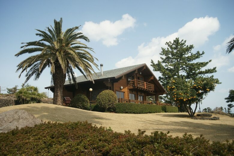 Pension Sunnyday Jeju