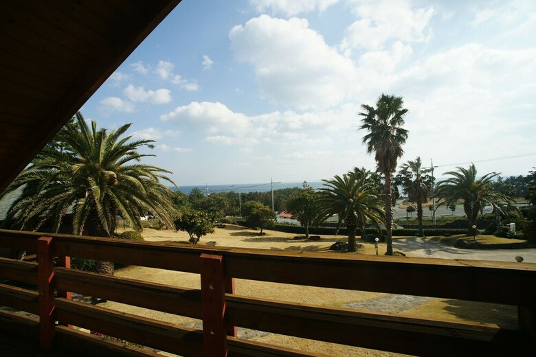 Pension Sunnyday Jeju
