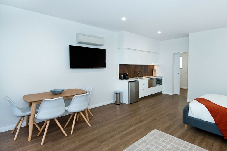 Loxton Courthouse Apartments