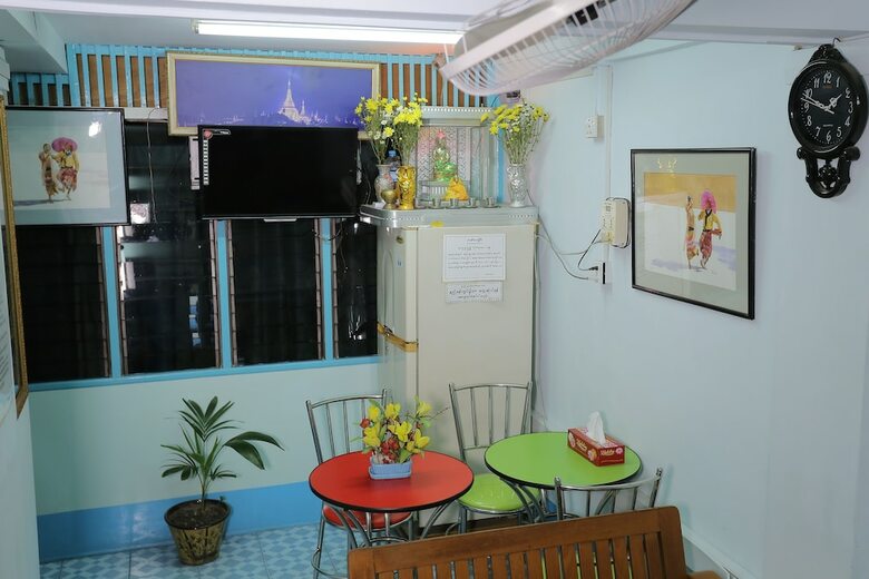 Hotel Chan Myae Thar Guest House Yangon