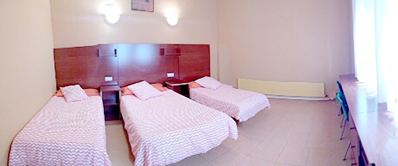 Hostal Albergue Jaca