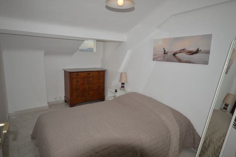 Good Value Three- Bedroom Apartment