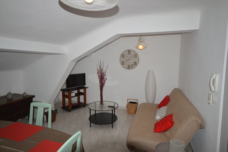 Good Value Three- Bedroom Apartment
