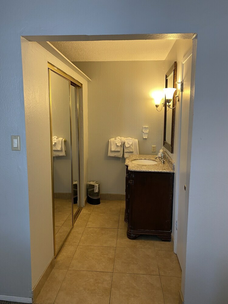Hotel Heavenly Inn