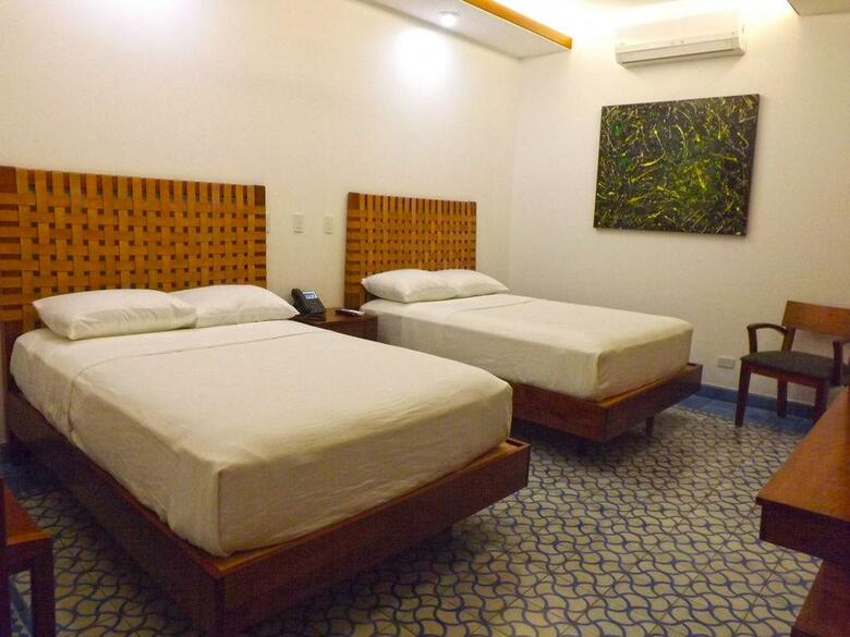 Hotel La Gran Francia