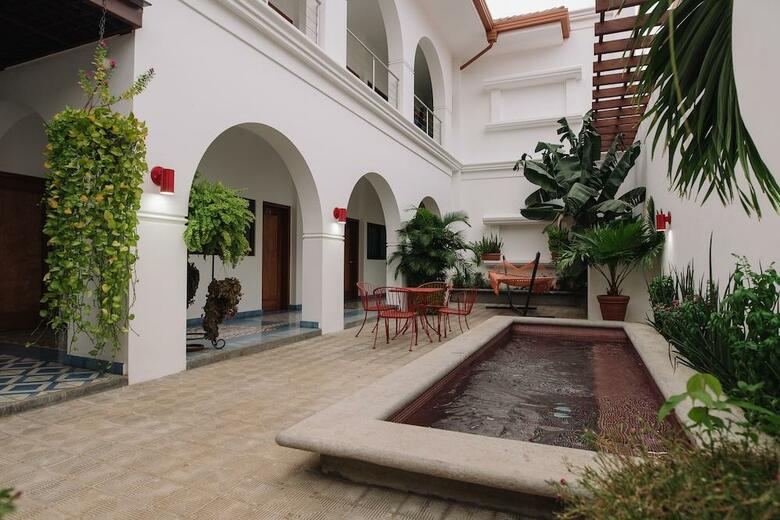 Hotel La Gran Francia
