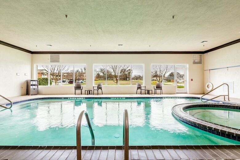 Hotel Comfort Suites Granbury