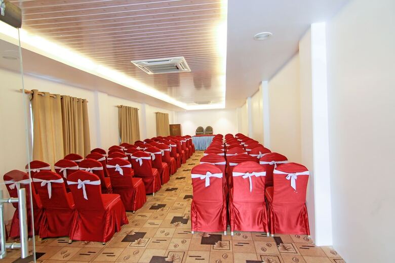 Hotel Kuti Resort And Spa