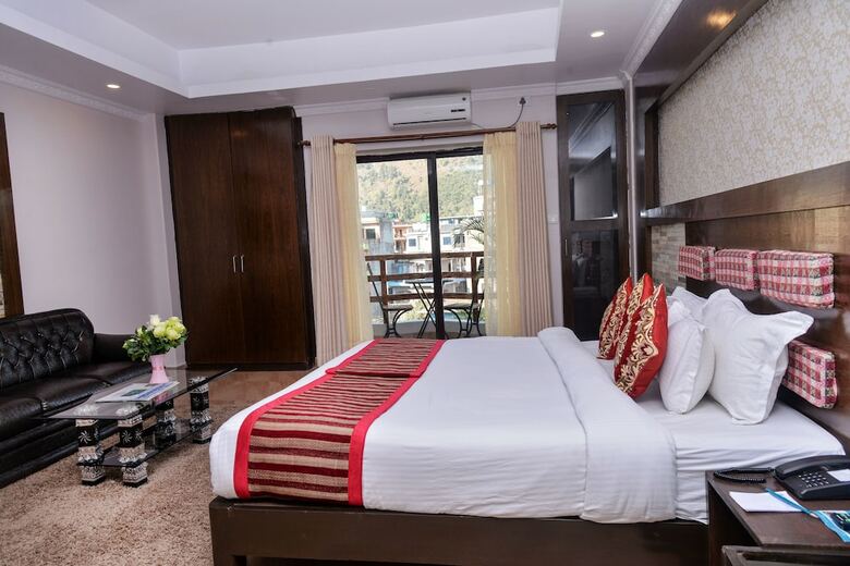 Hotel Kuti Resort And Spa